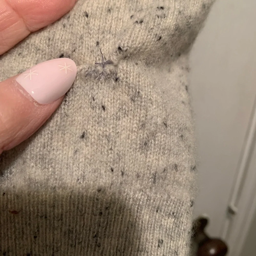 Charter Club Luxury 100% Cashmere V-Neck Sweater in Oatmeal Speckled Knit L